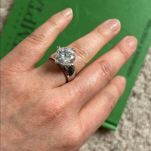 Big CZ stone fashion ring. 7